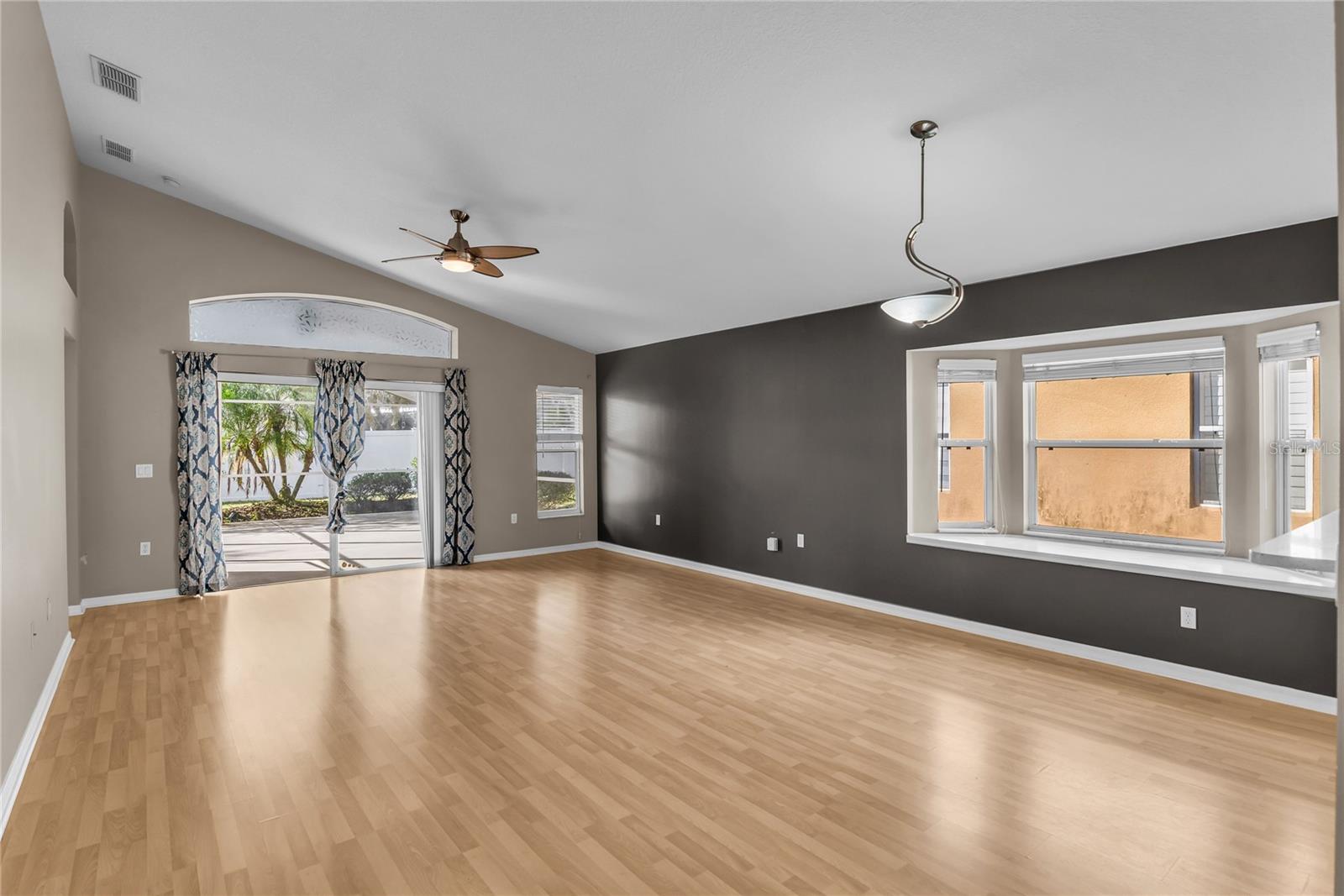 Image 12 of 39 For 8411 Port Lancashire Drive