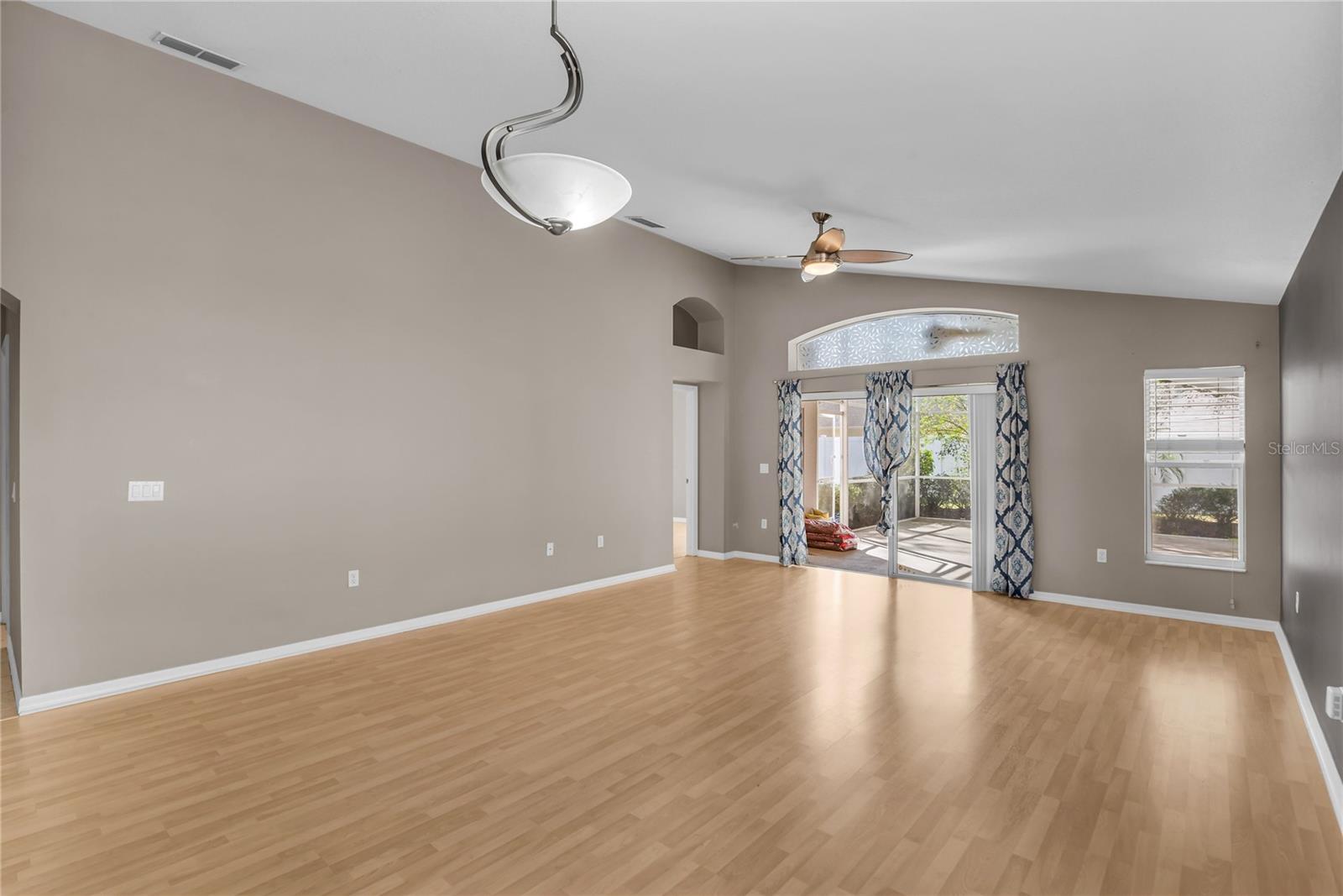 Image 14 of 39 For 8411 Port Lancashire Drive