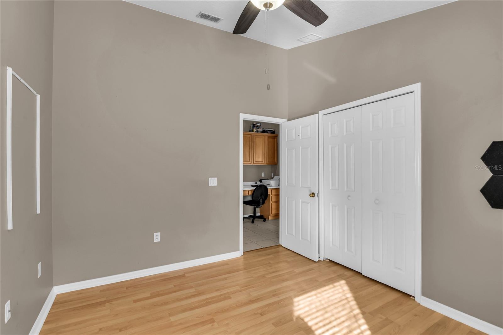 Image 22 of 39 For 8411 Port Lancashire Drive