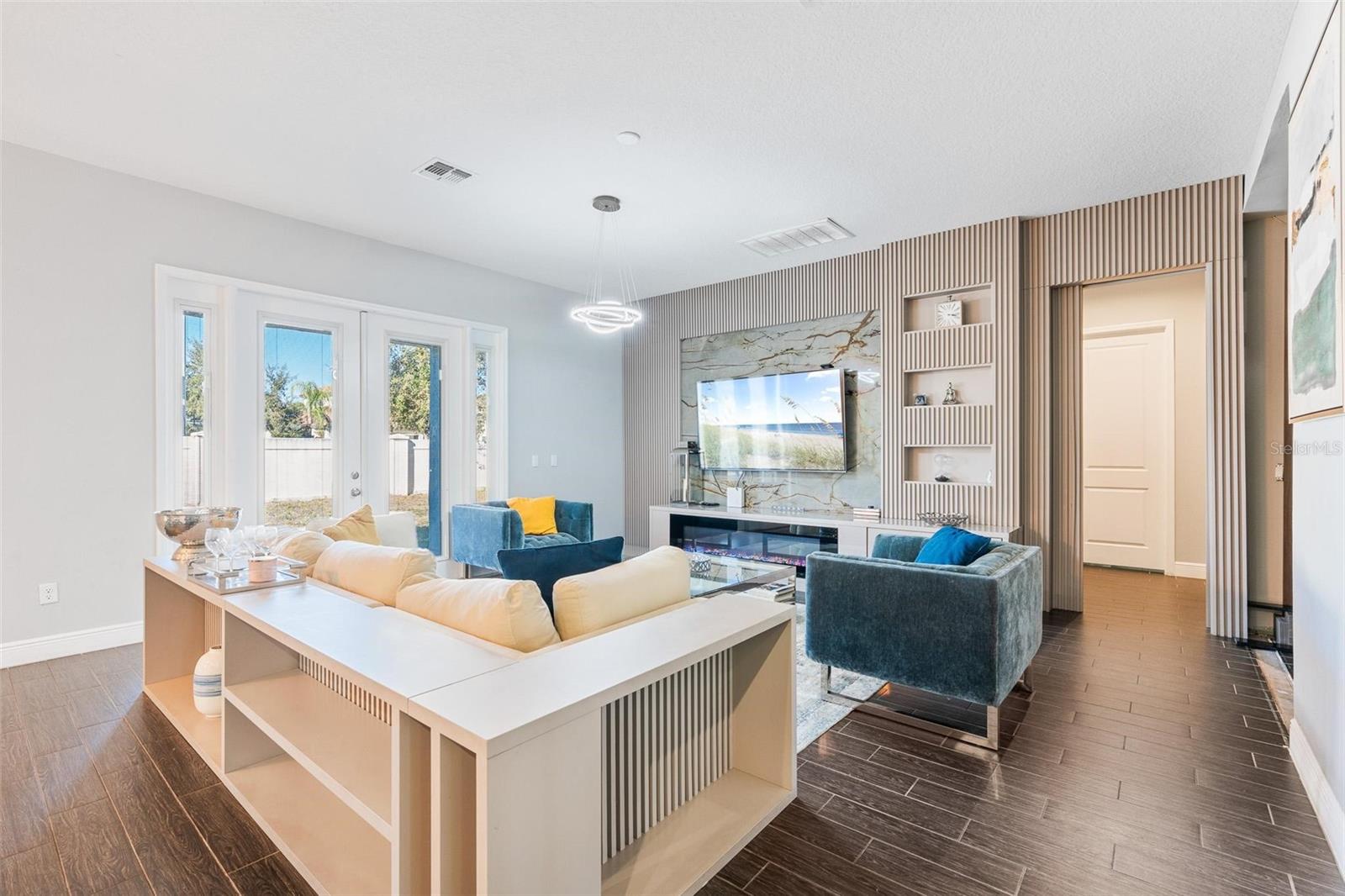 Image 20 of 59 For 8324 Ludington Circle