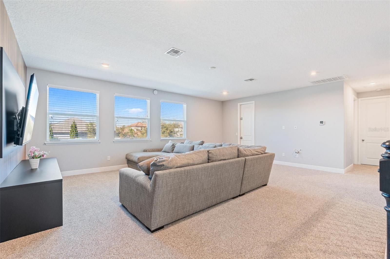 Image 28 of 59 For 8324 Ludington Circle