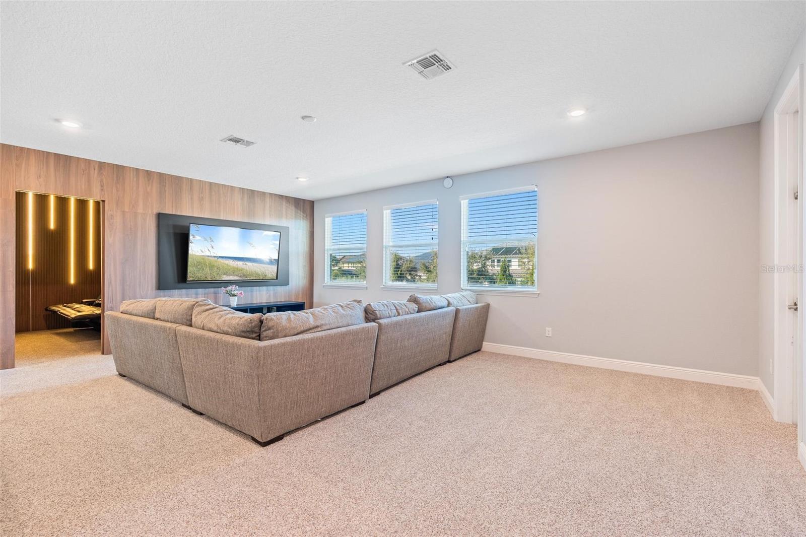 Image 29 of 59 For 8324 Ludington Circle