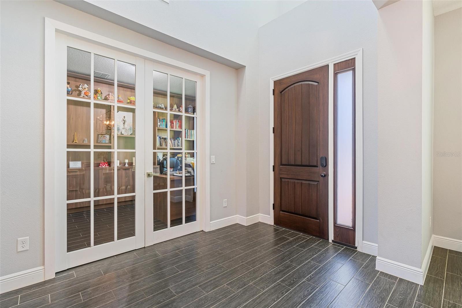 Image 3 of 59 For 8324 Ludington Circle