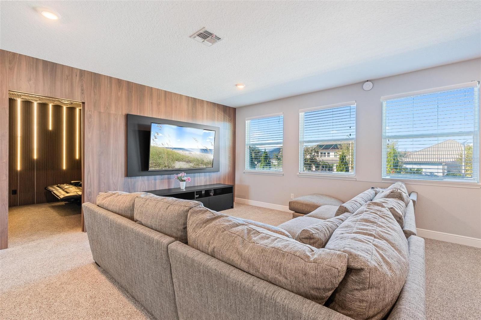 Image 30 of 59 For 8324 Ludington Circle