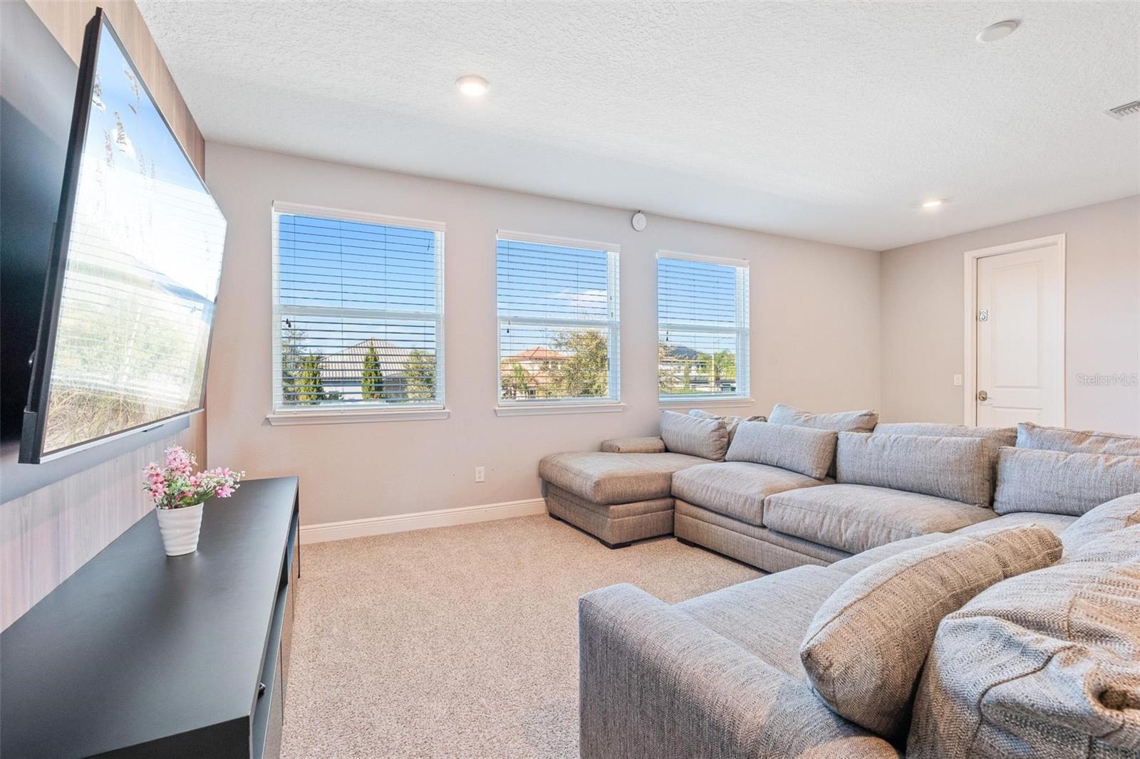 Image 41 of 59 For 8324 Ludington Circle