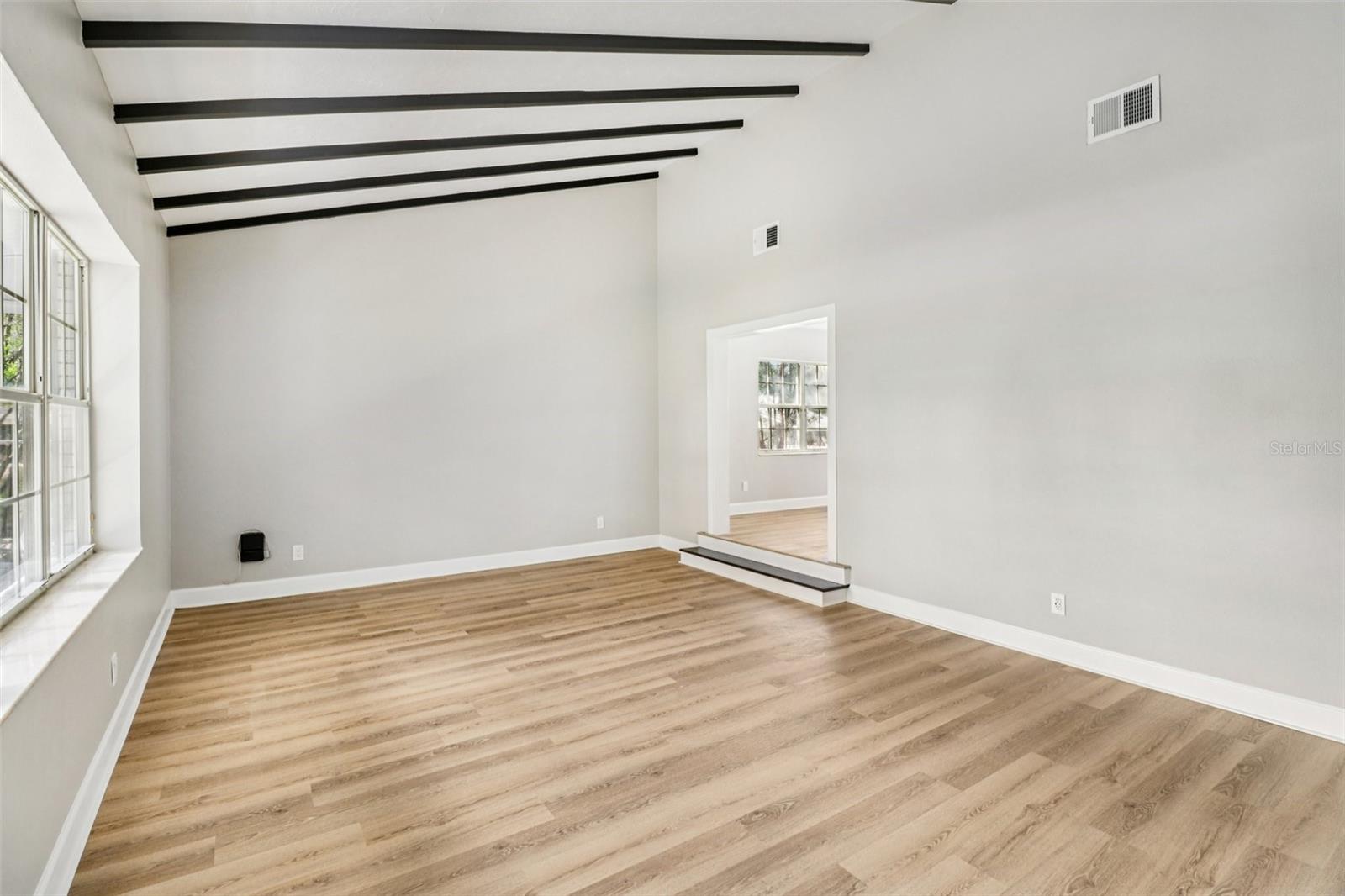 Image 13 of 85 For 610 Spring Valley Road