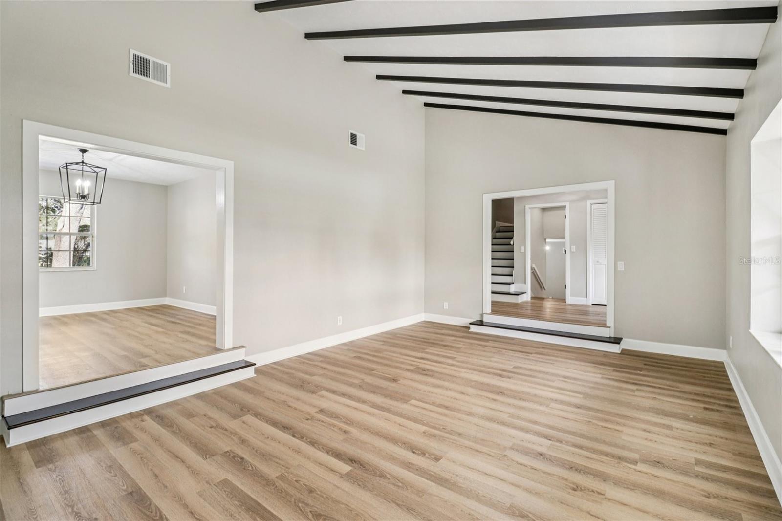 Image 14 of 85 For 610 Spring Valley Road