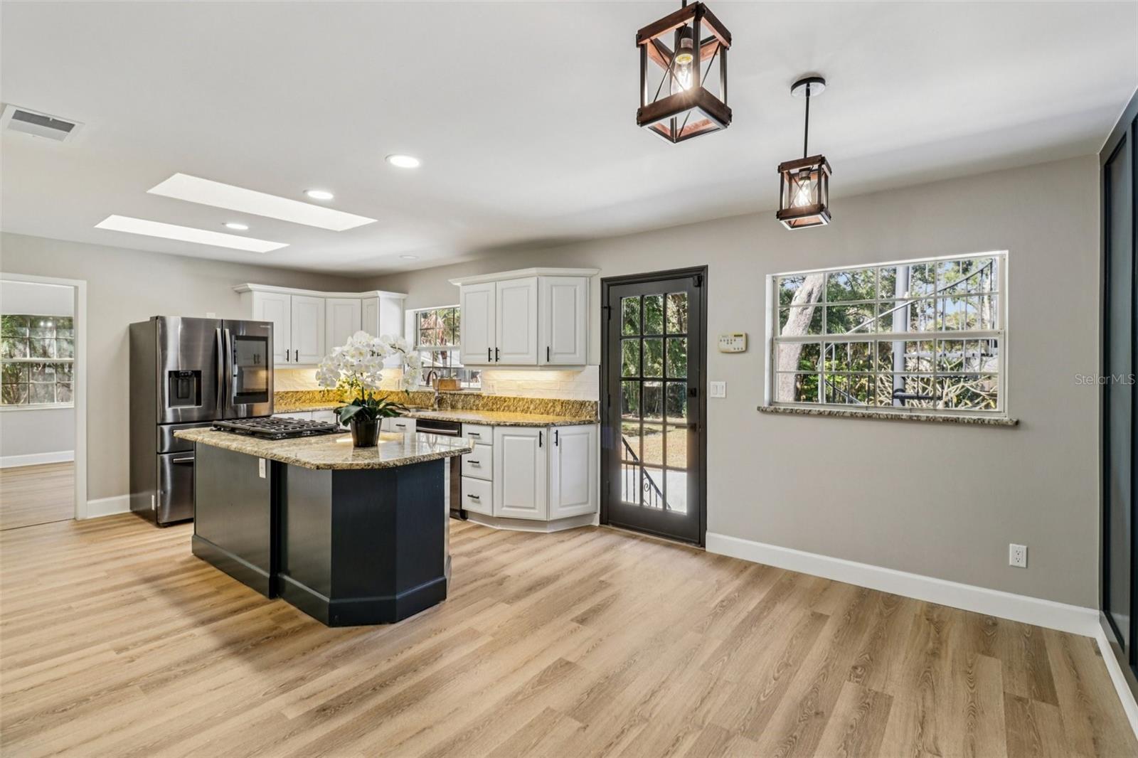 Image 16 of 85 For 610 Spring Valley Road