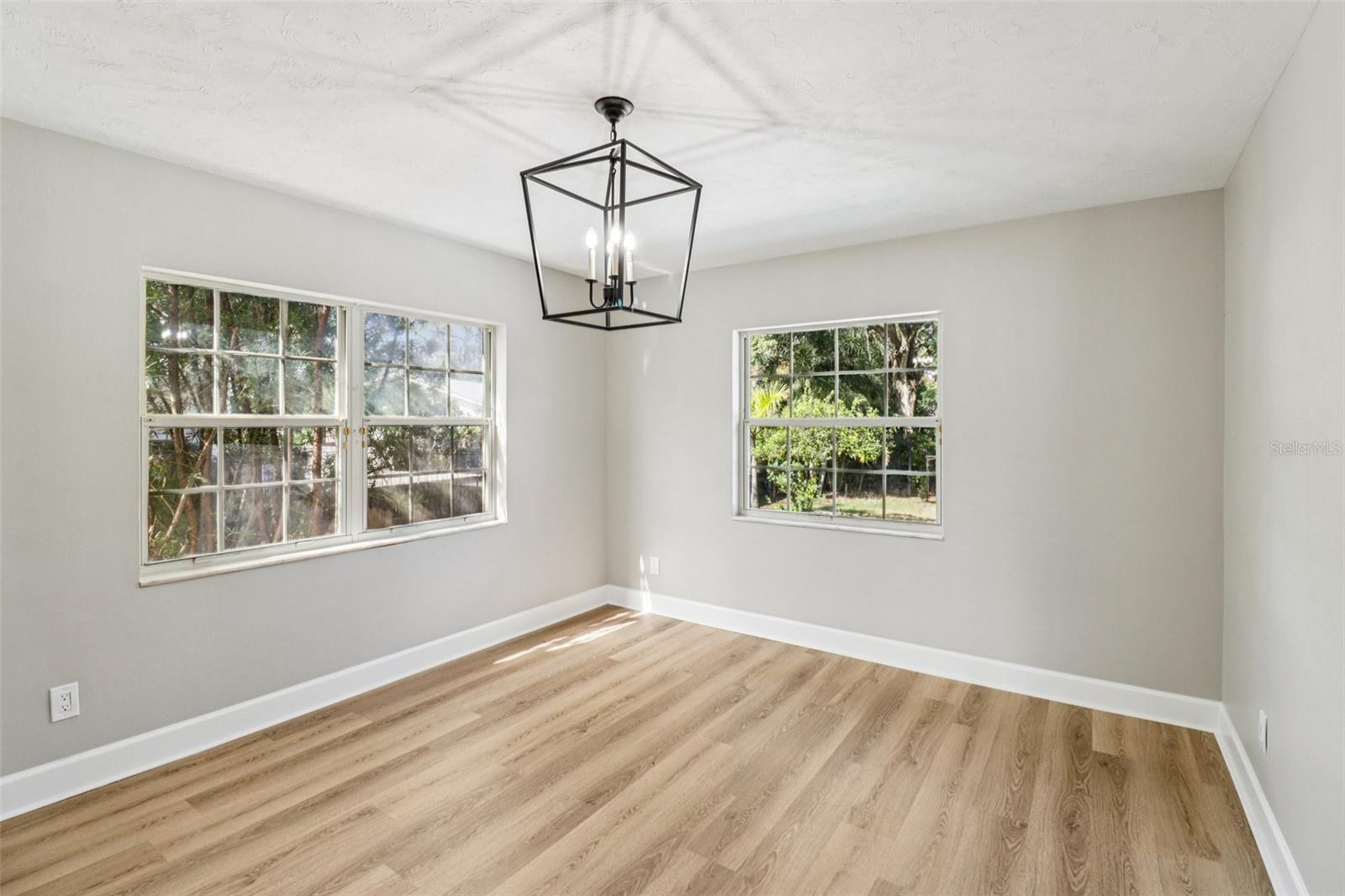 Image 22 of 85 For 610 Spring Valley Road