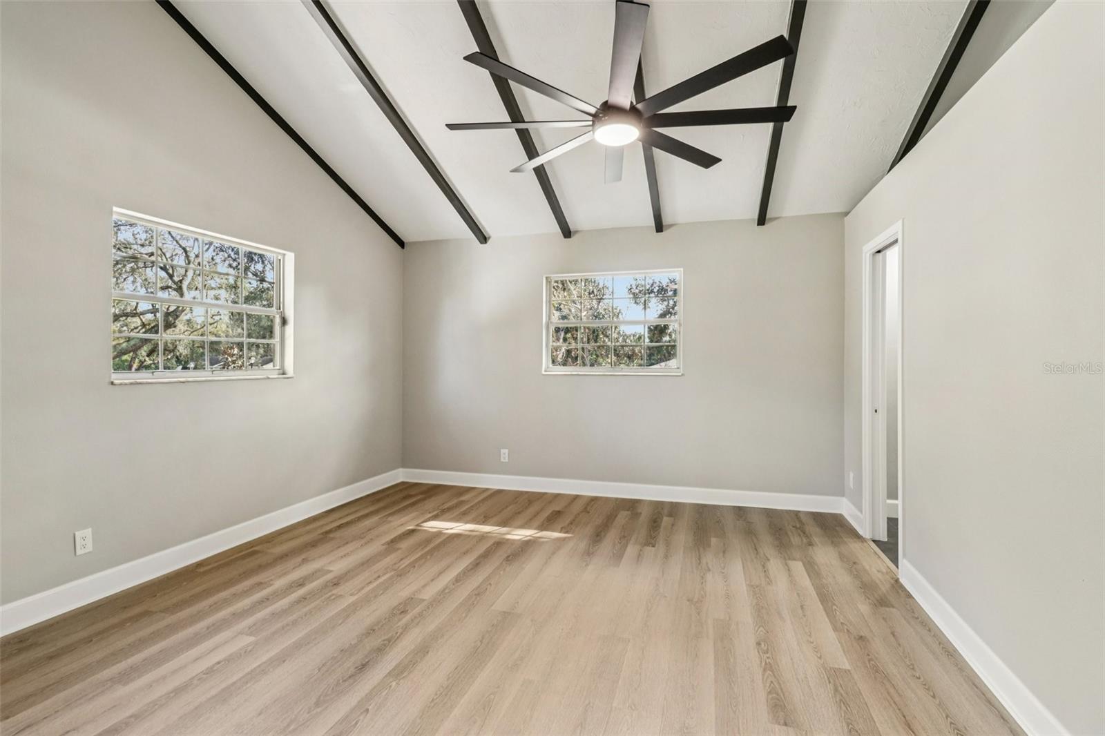 Image 23 of 85 For 610 Spring Valley Road