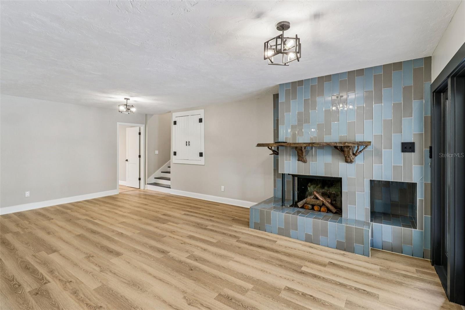 Image 36 of 85 For 610 Spring Valley Road