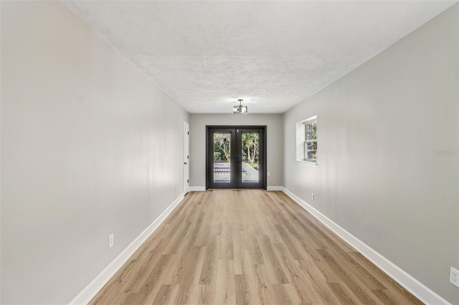 Image 39 of 85 For 610 Spring Valley Road