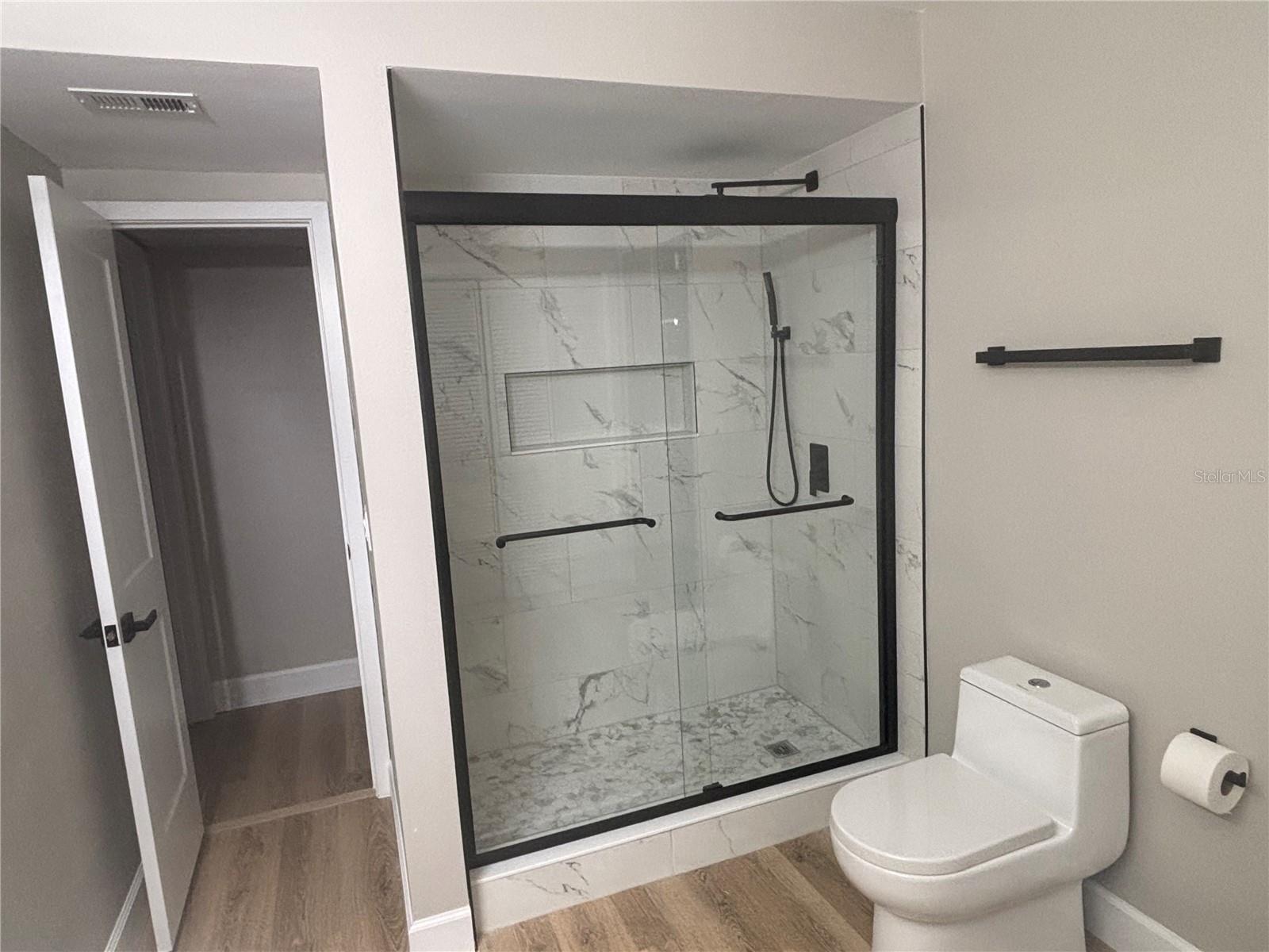 Image 43 of 85 For 610 Spring Valley Road