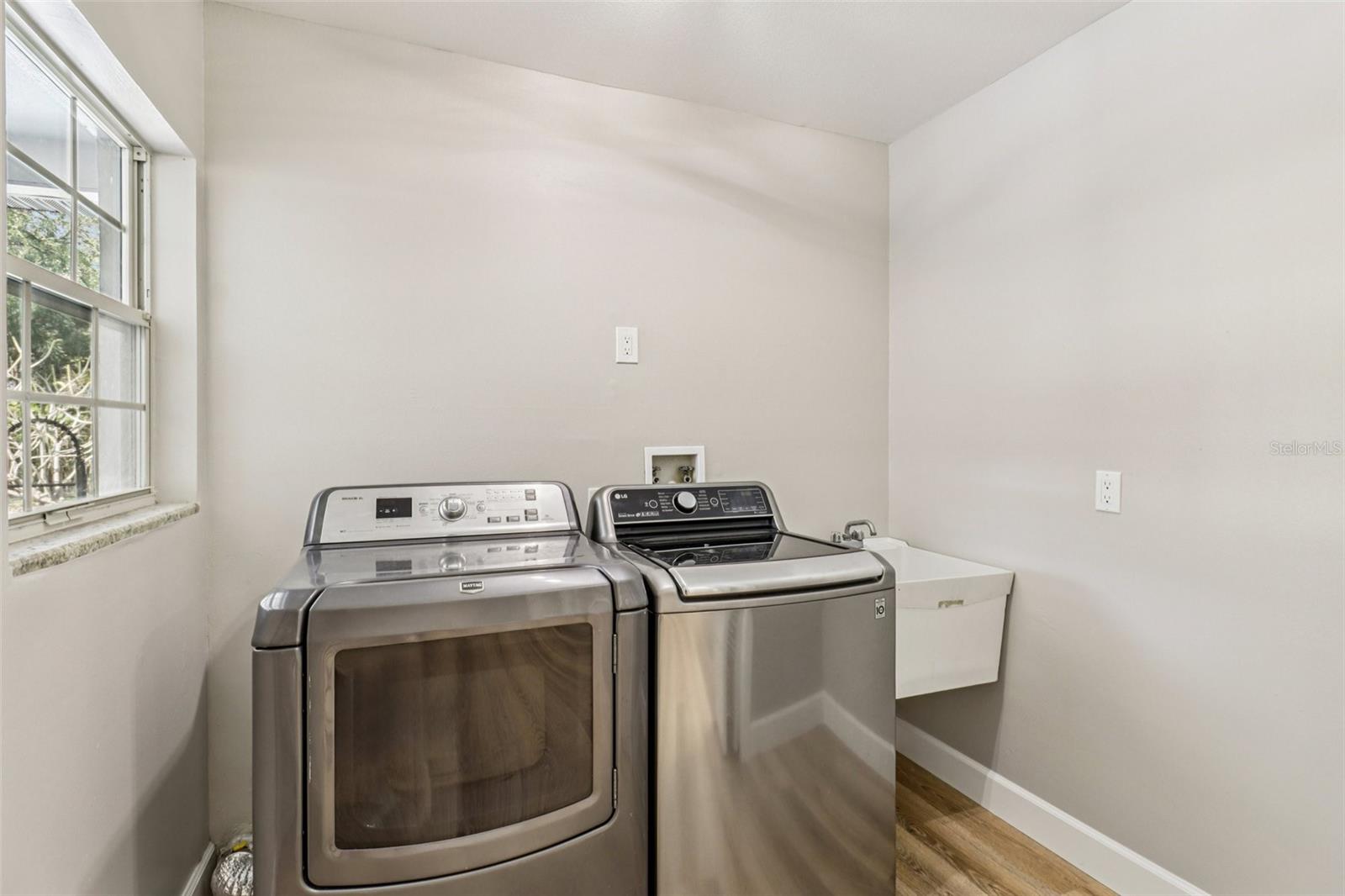 Image 45 of 85 For 610 Spring Valley Road