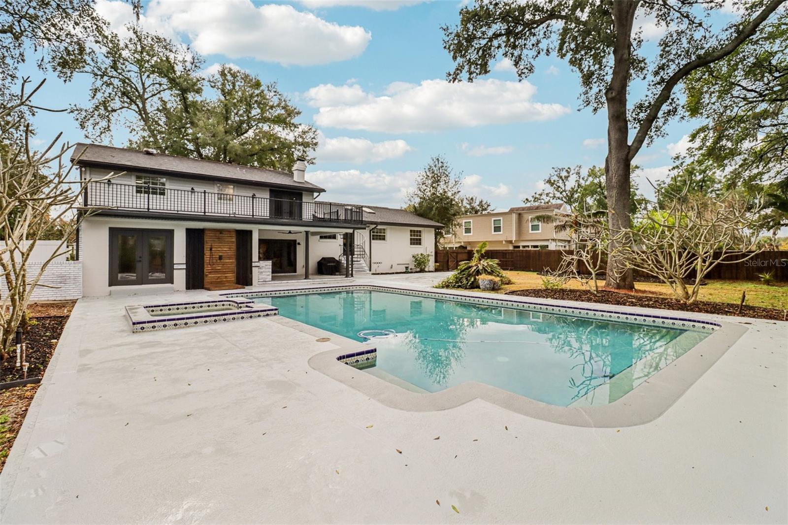 Image 50 of 85 For 610 Spring Valley Road