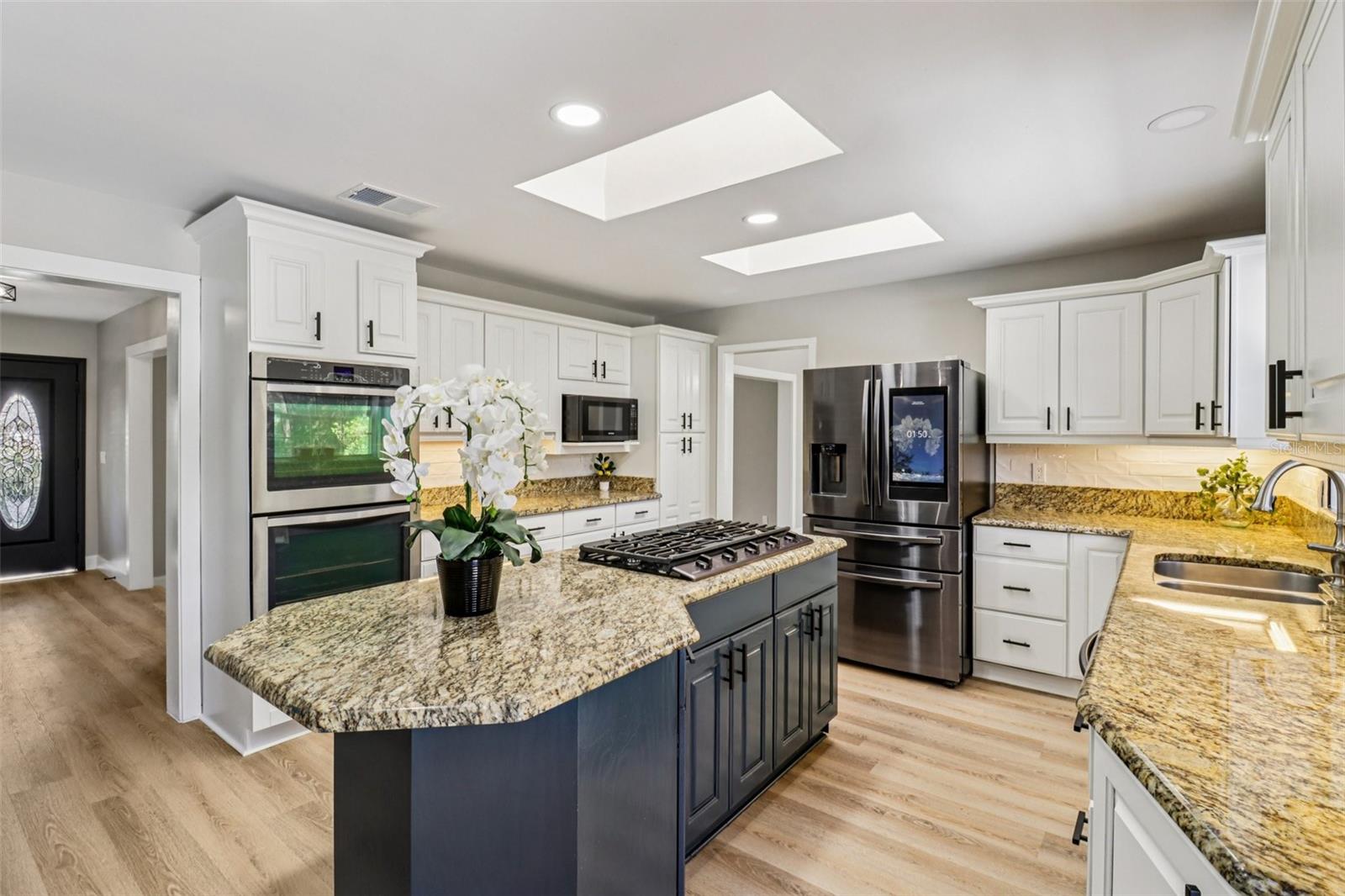 Image 8 of 85 For 610 Spring Valley Road