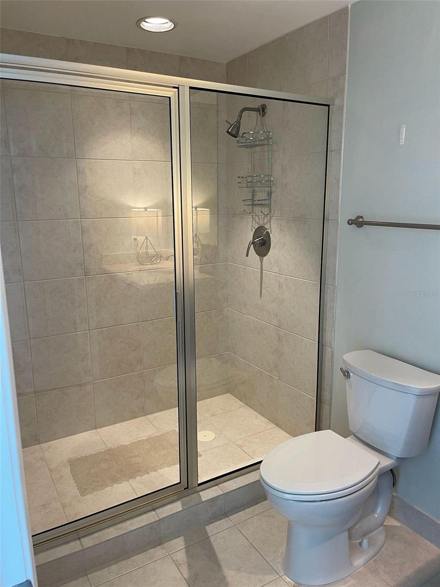 Image 21 of 29 For 241 Riverside Drive 410