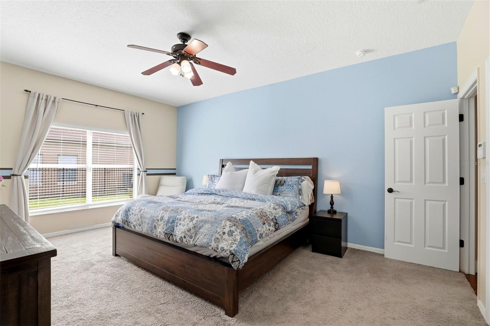 Image 21 of 46 For 13567 Mirror Lake Drive