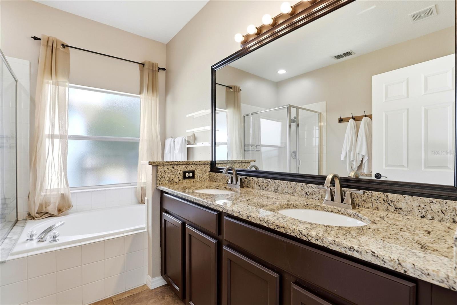 Image 23 of 46 For 13567 Mirror Lake Drive