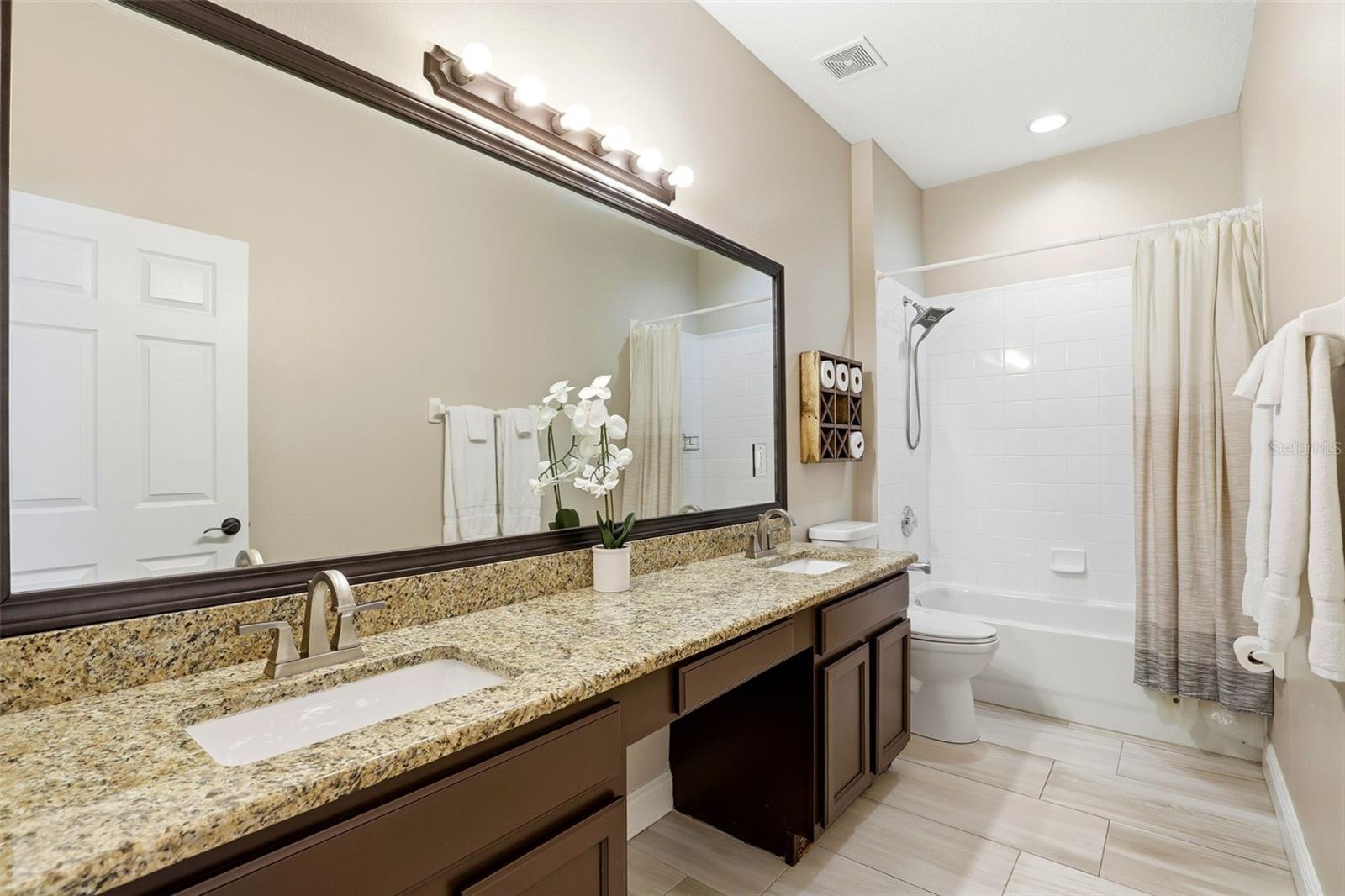 Image 26 of 46 For 13567 Mirror Lake Drive