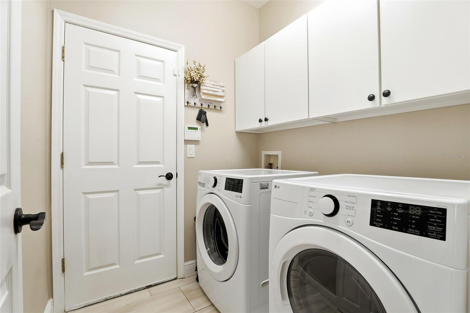 Image 28 of 46 For 13567 Mirror Lake Drive