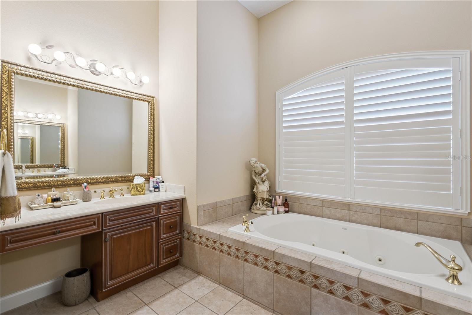 Image 28 of 38 For 9200 Island Lake Court