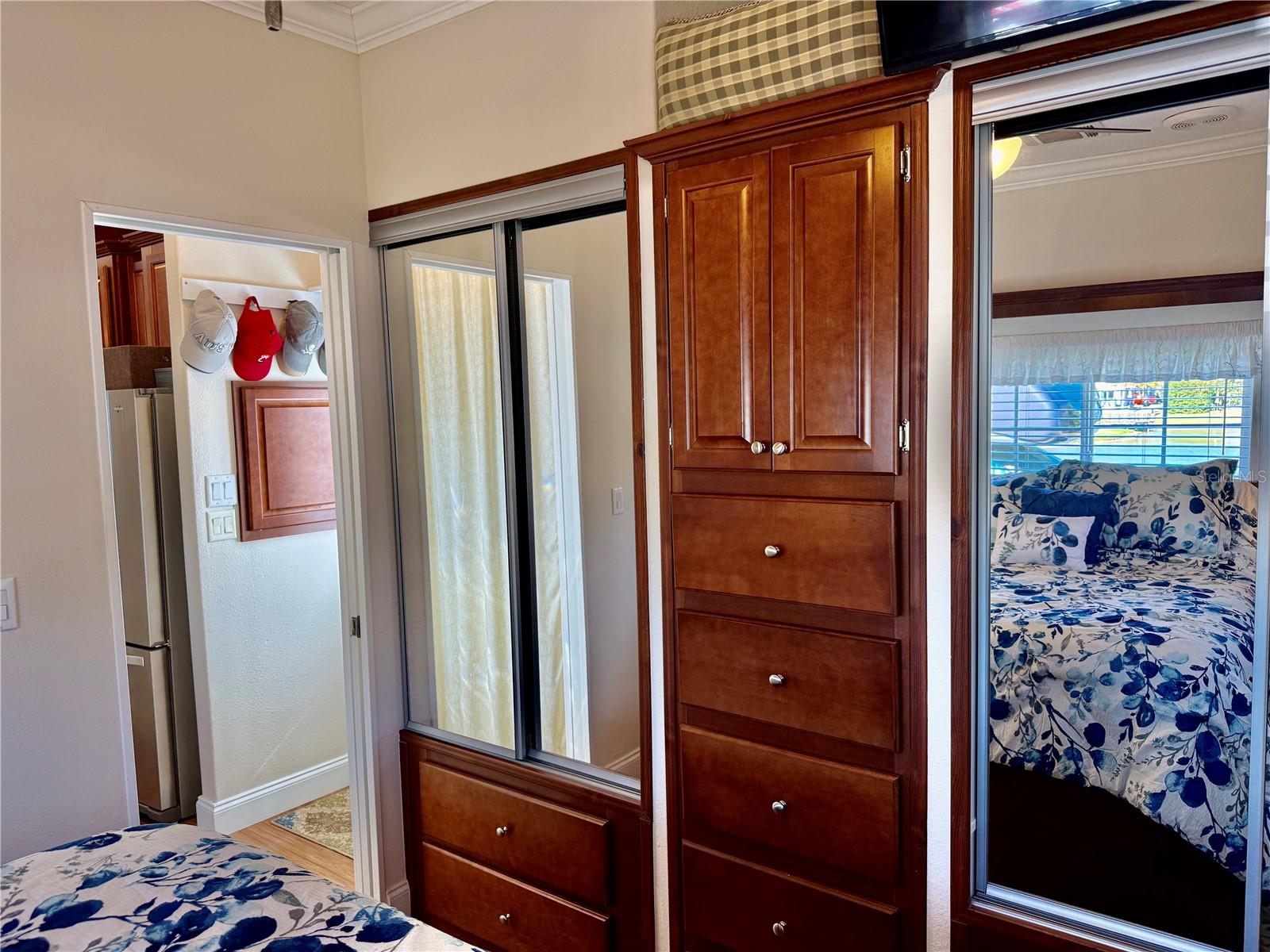 Image 21 of 91 For 3100 104th Terrace