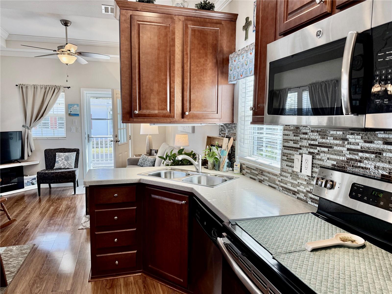 Image 28 of 91 For 3100 104th Terrace