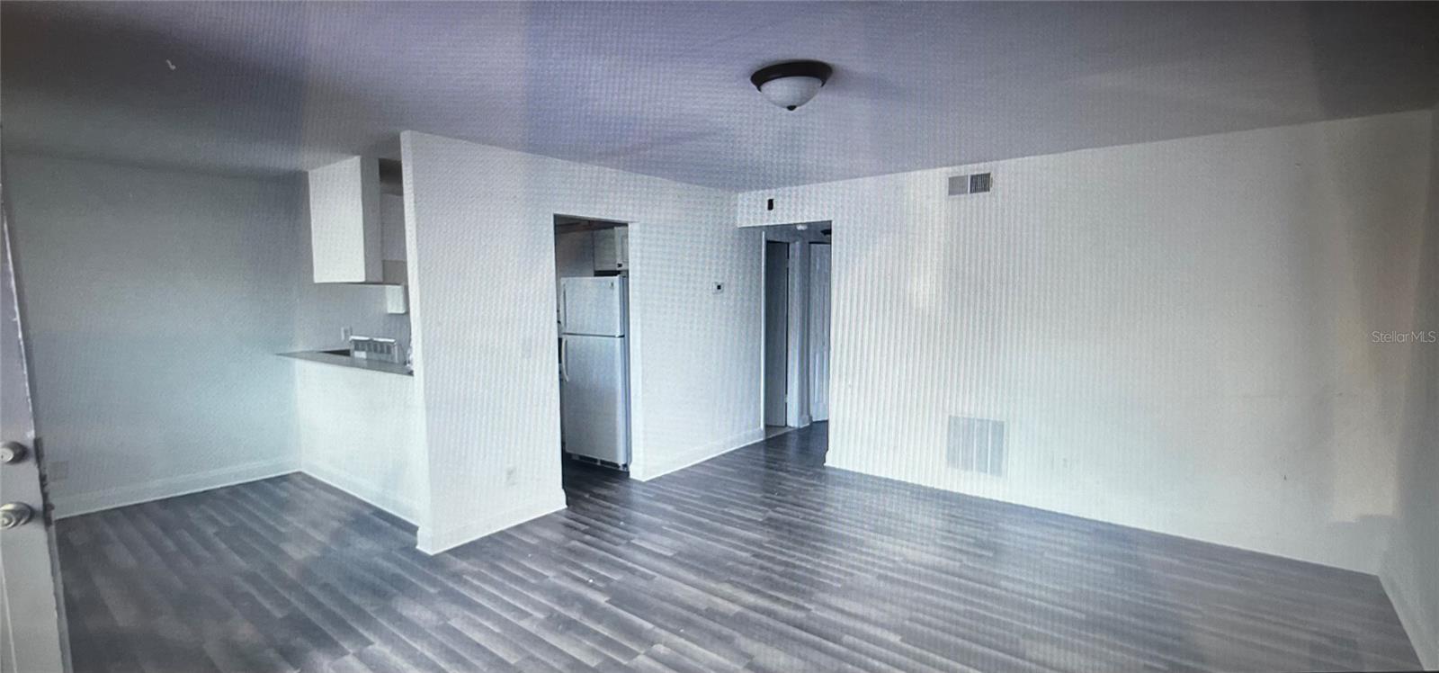 Image 2 of 8 For 900 Peninsula Drive 111