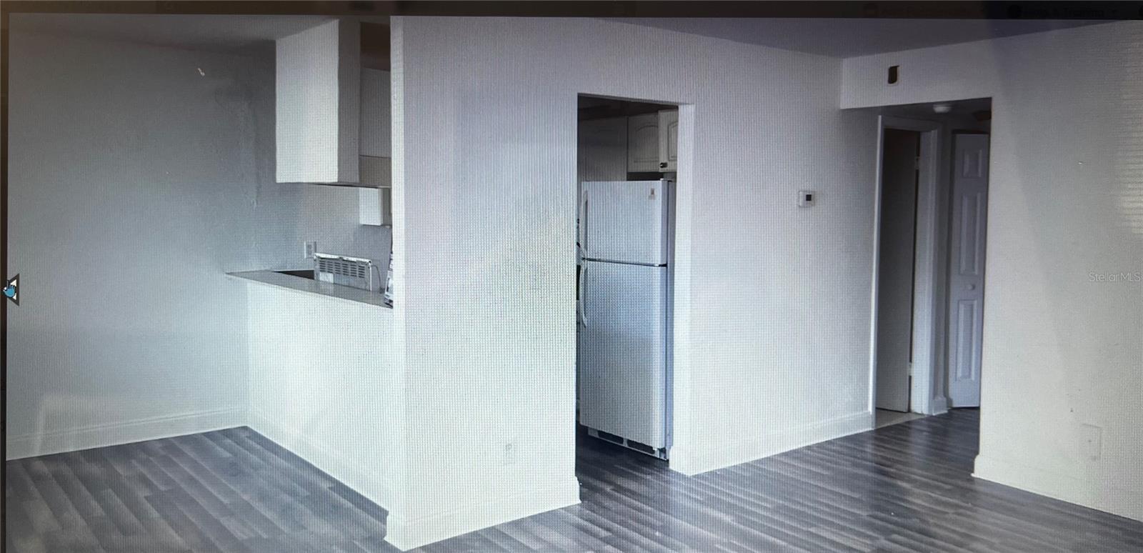 Image 3 of 8 For 900 Peninsula Drive 111