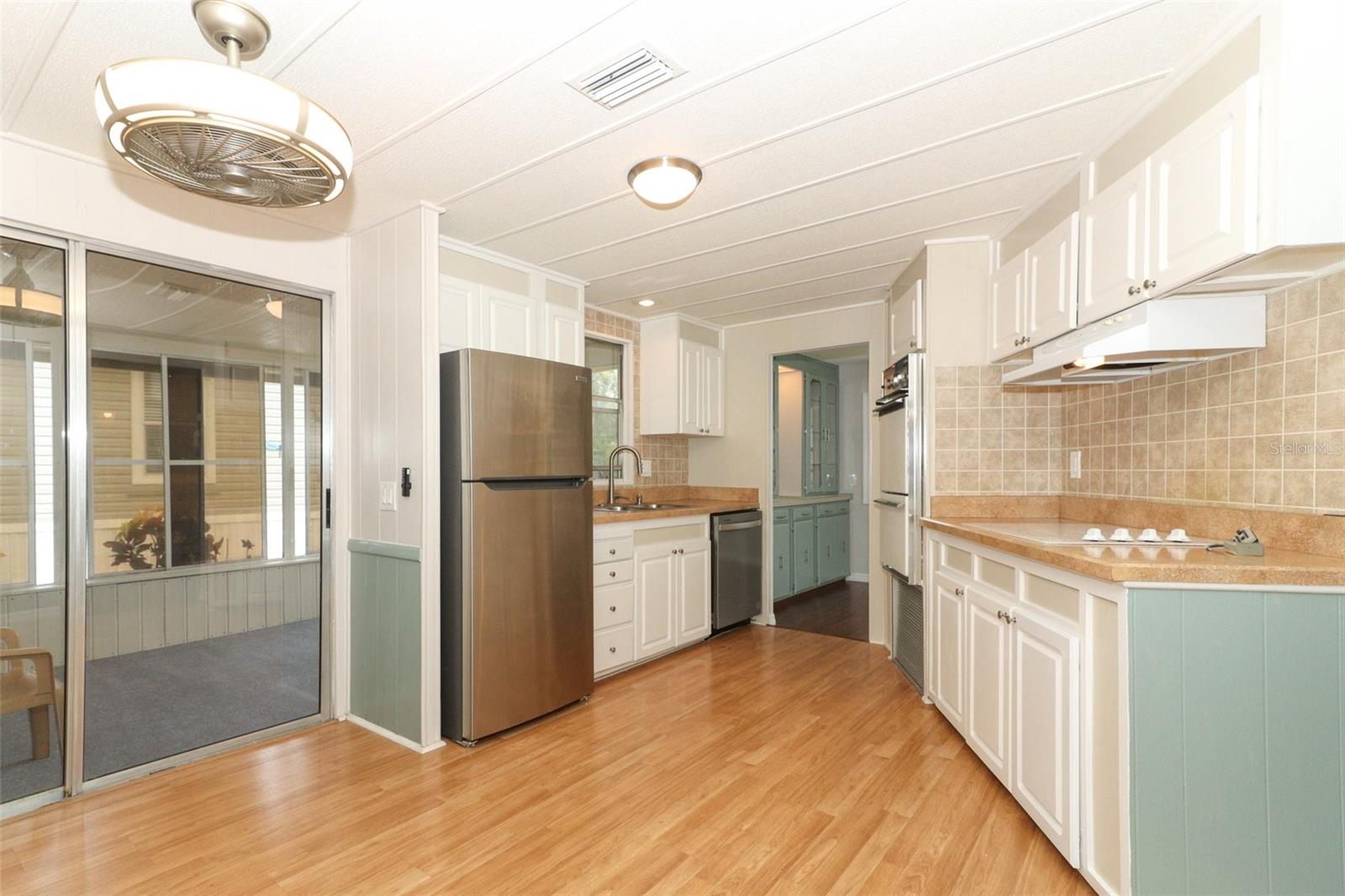 Image 11 of 47 For 219 El Camino