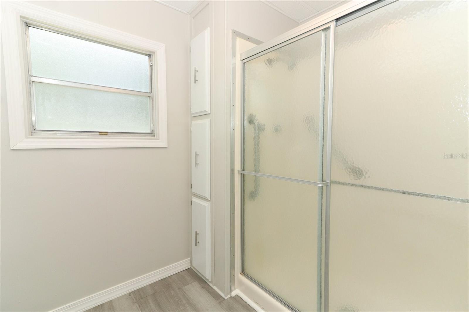 Image 18 of 47 For 219 El Camino