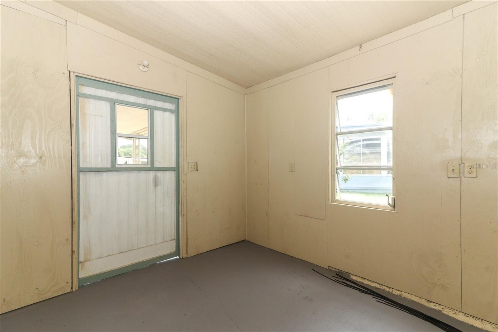 Image 25 of 47 For 219 El Camino