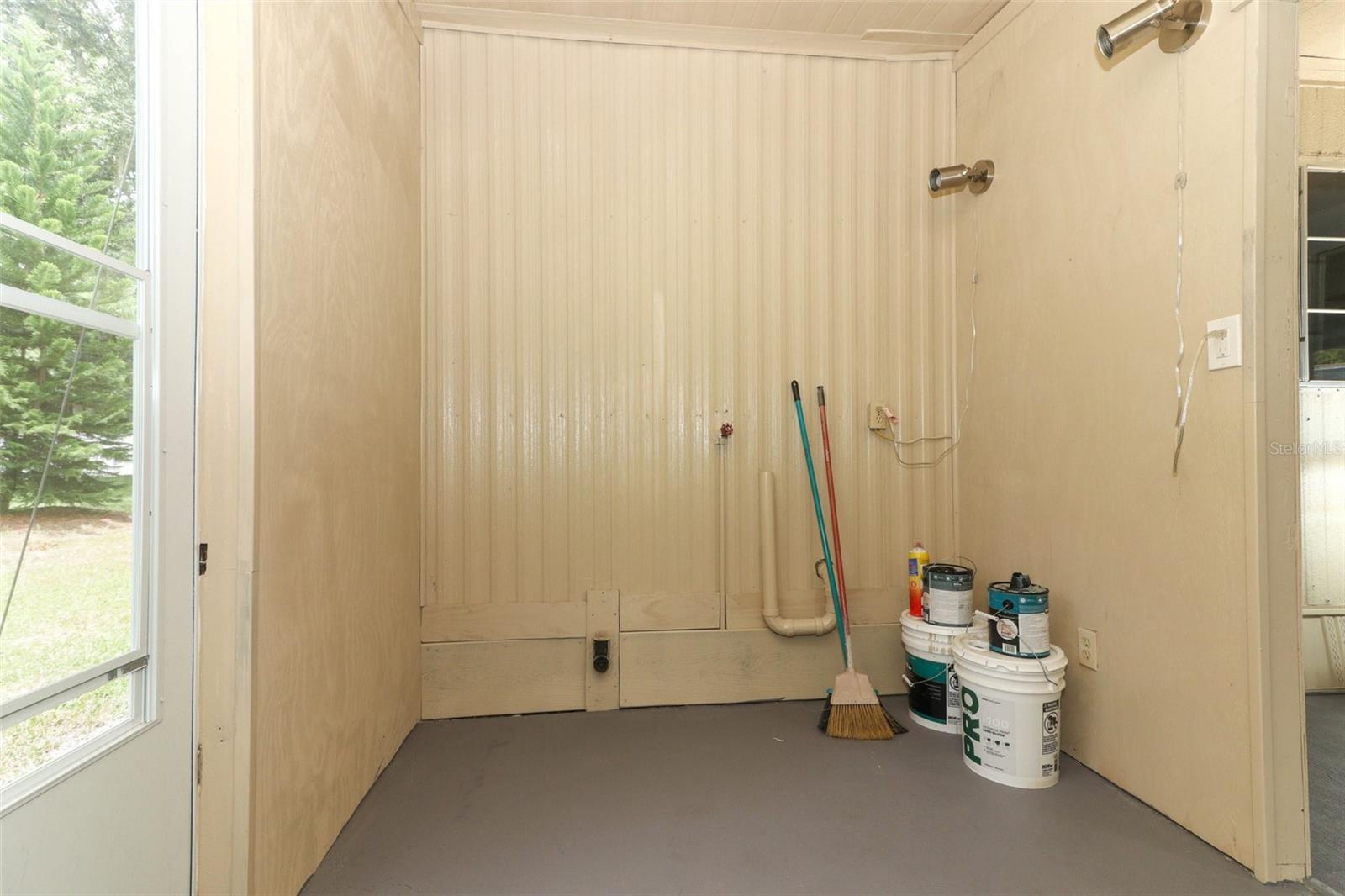 Image 27 of 47 For 219 El Camino