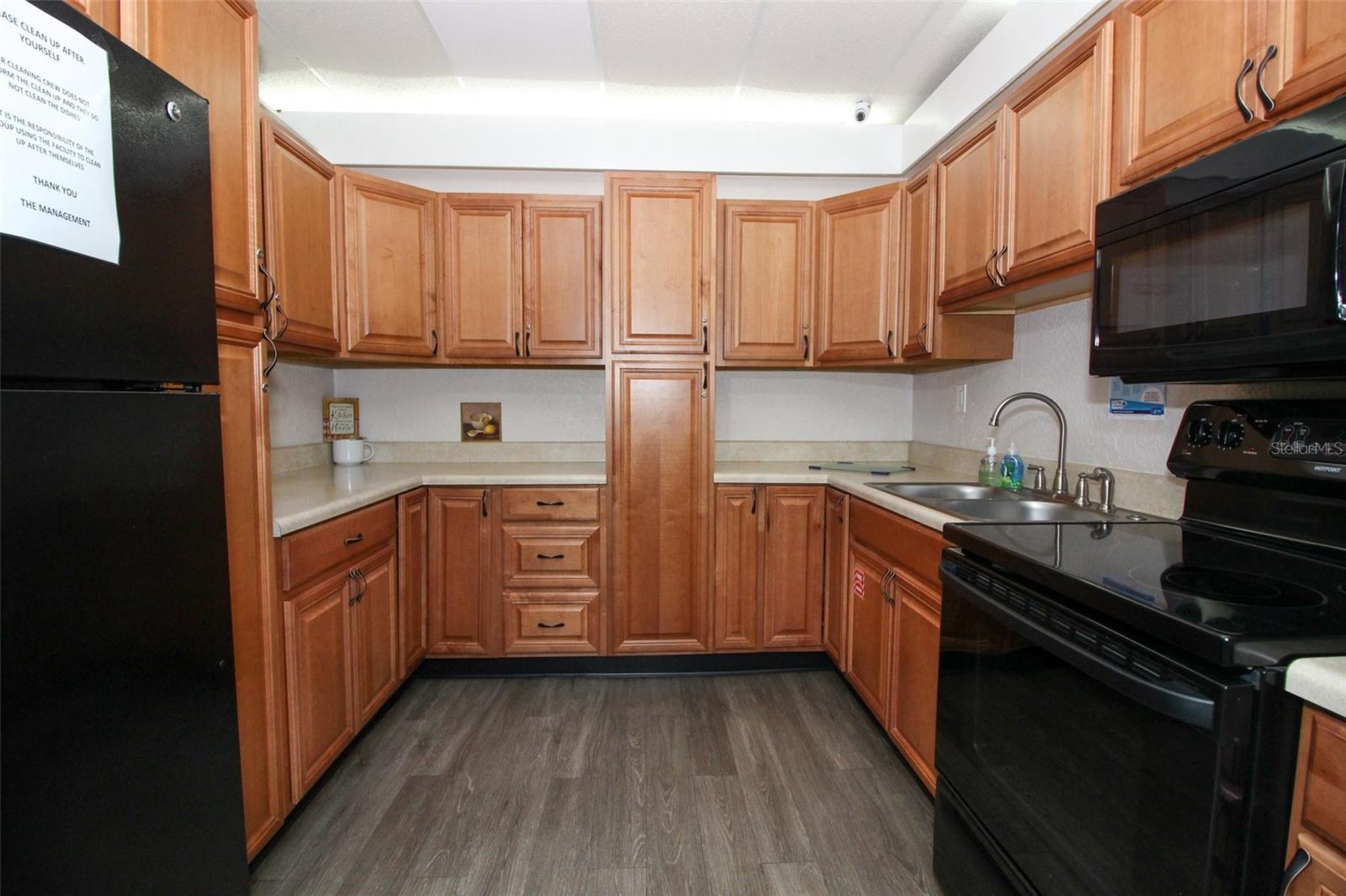 Image 35 of 47 For 219 El Camino