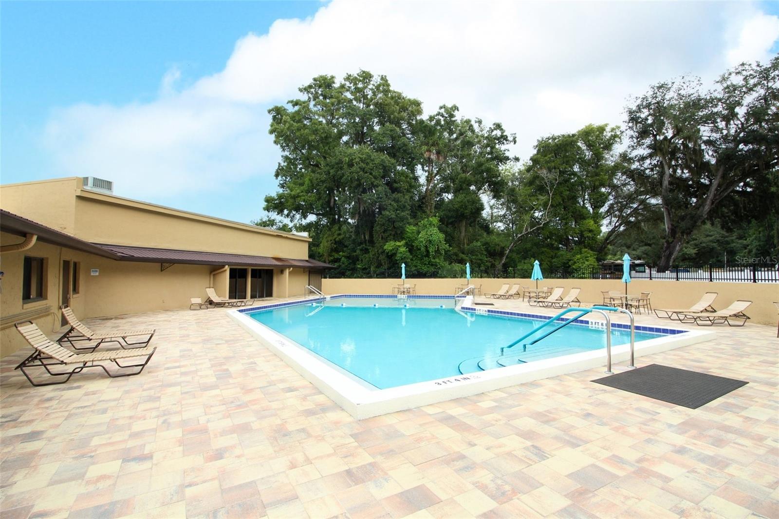 Image 46 of 47 For 219 El Camino