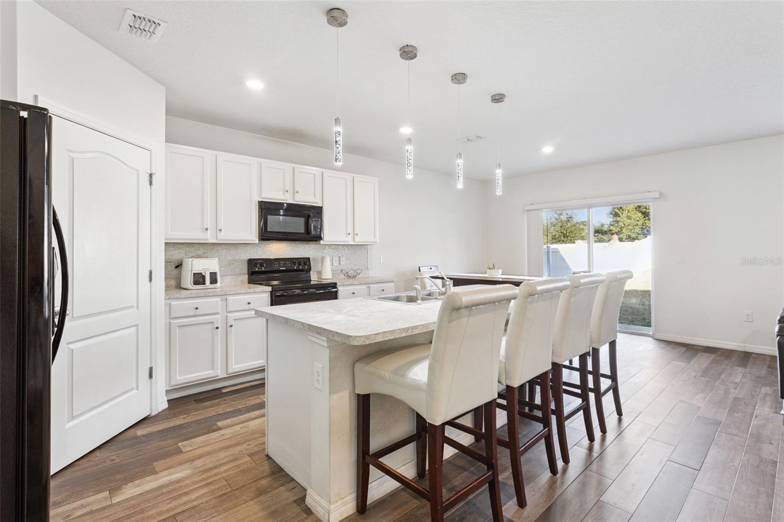 Image 15 of 51 For 5974 Churchill Square Way