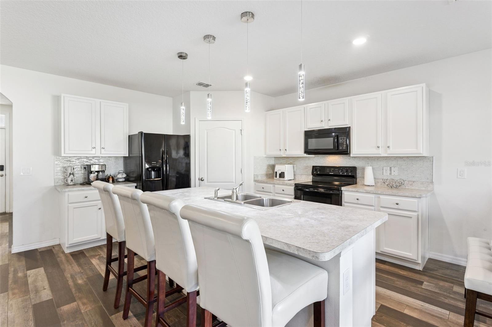 Image 16 of 51 For 5974 Churchill Square Way