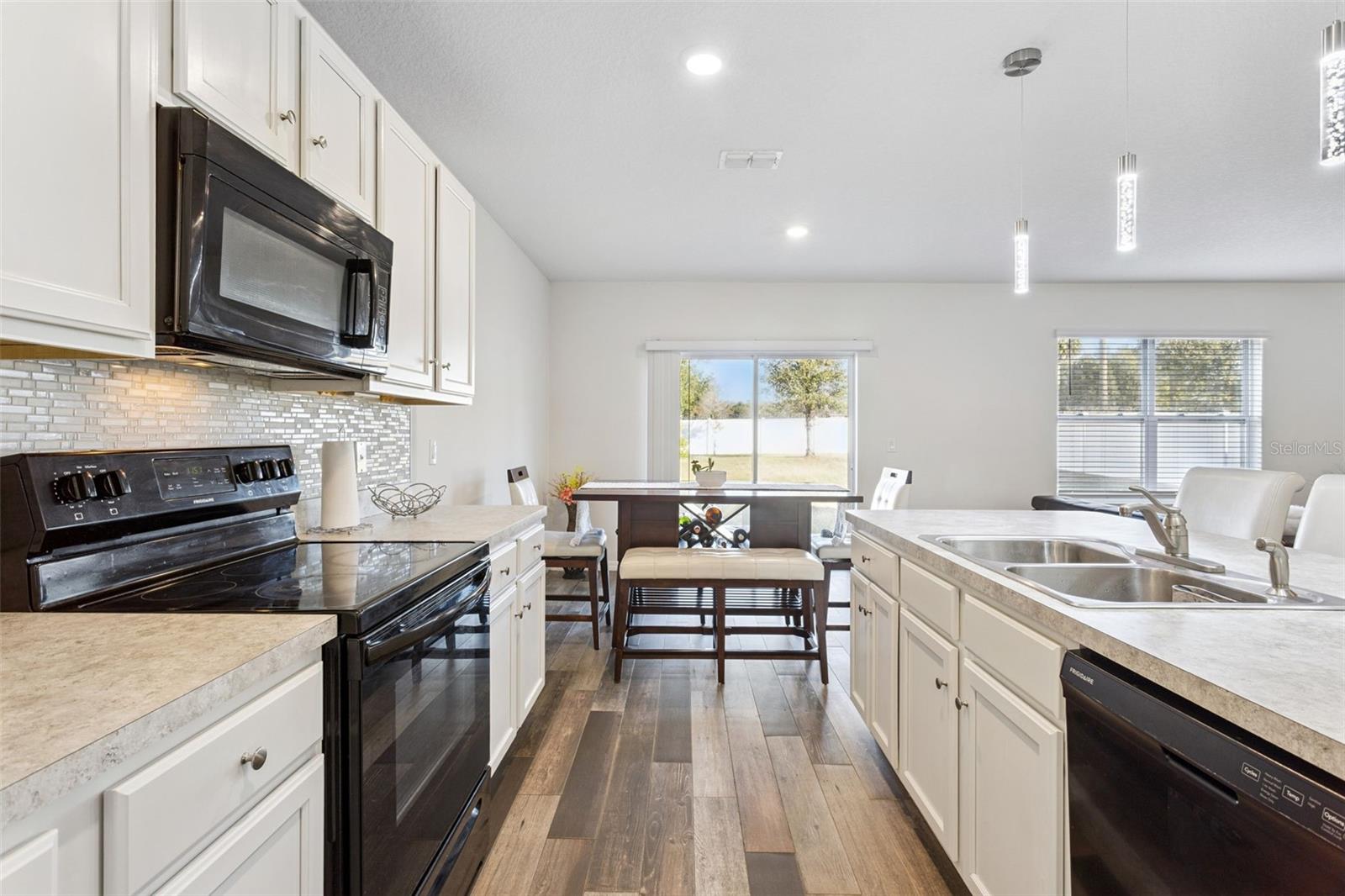 Image 18 of 51 For 5974 Churchill Square Way