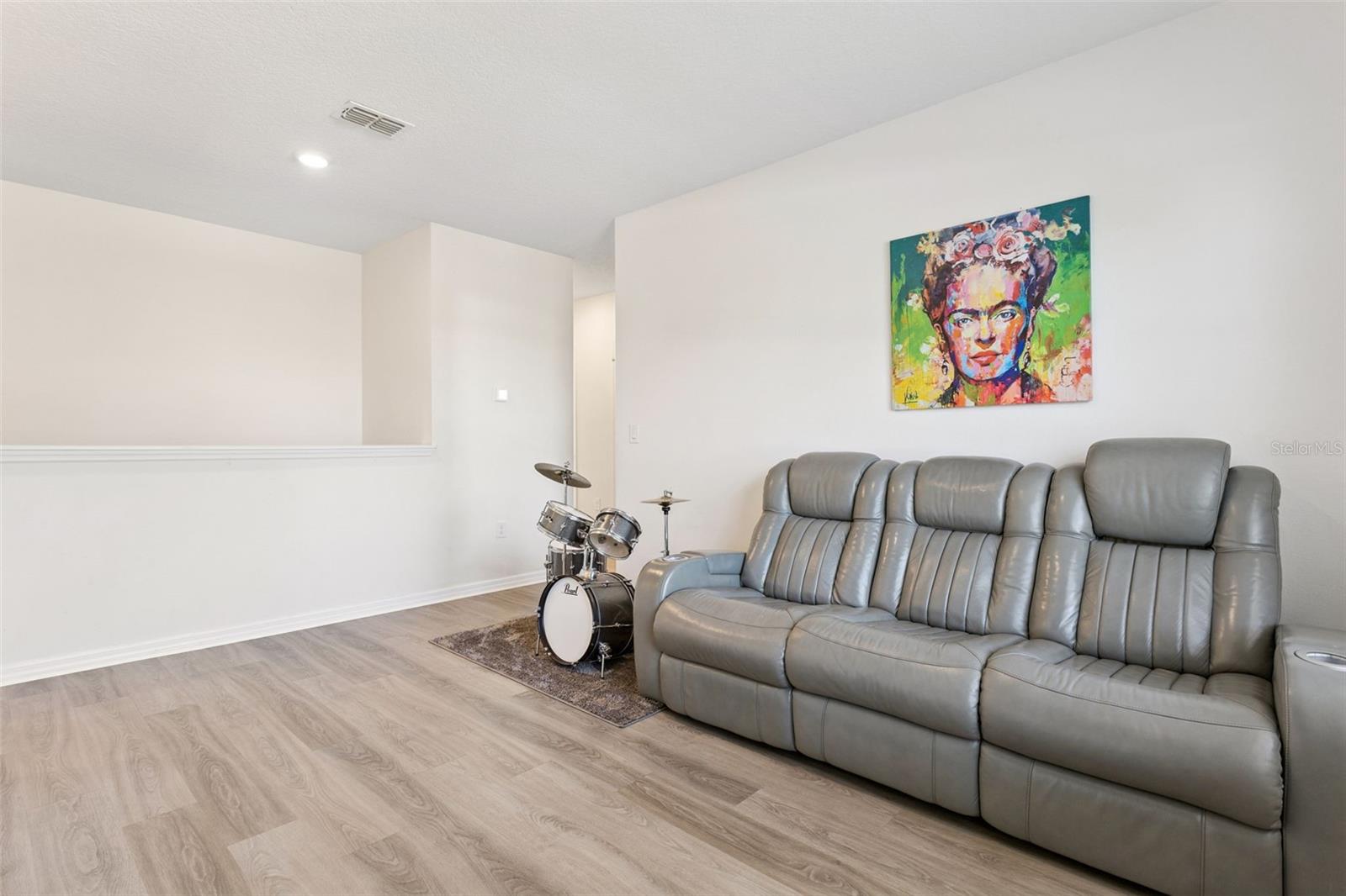 Image 20 of 51 For 5974 Churchill Square Way