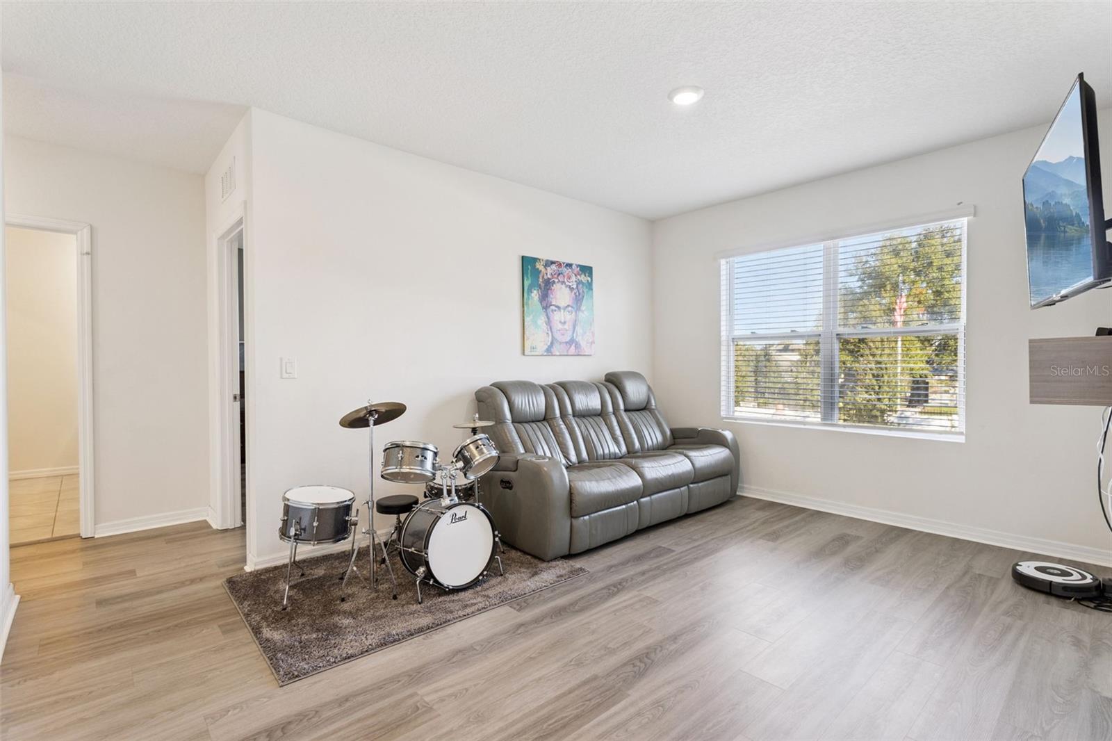 Image 21 of 51 For 5974 Churchill Square Way