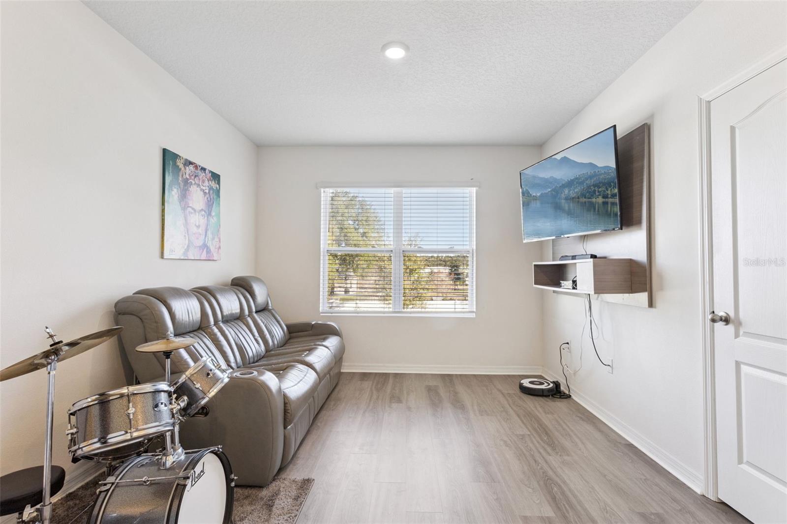 Image 22 of 51 For 5974 Churchill Square Way