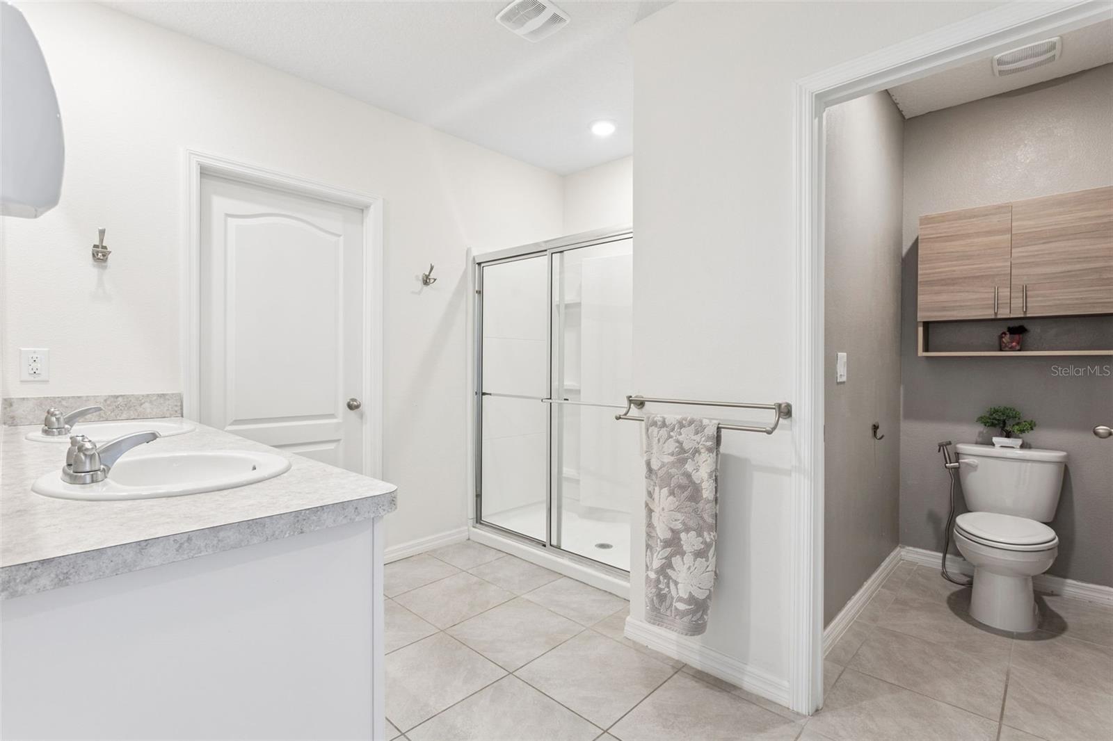 Image 34 of 51 For 5974 Churchill Square Way