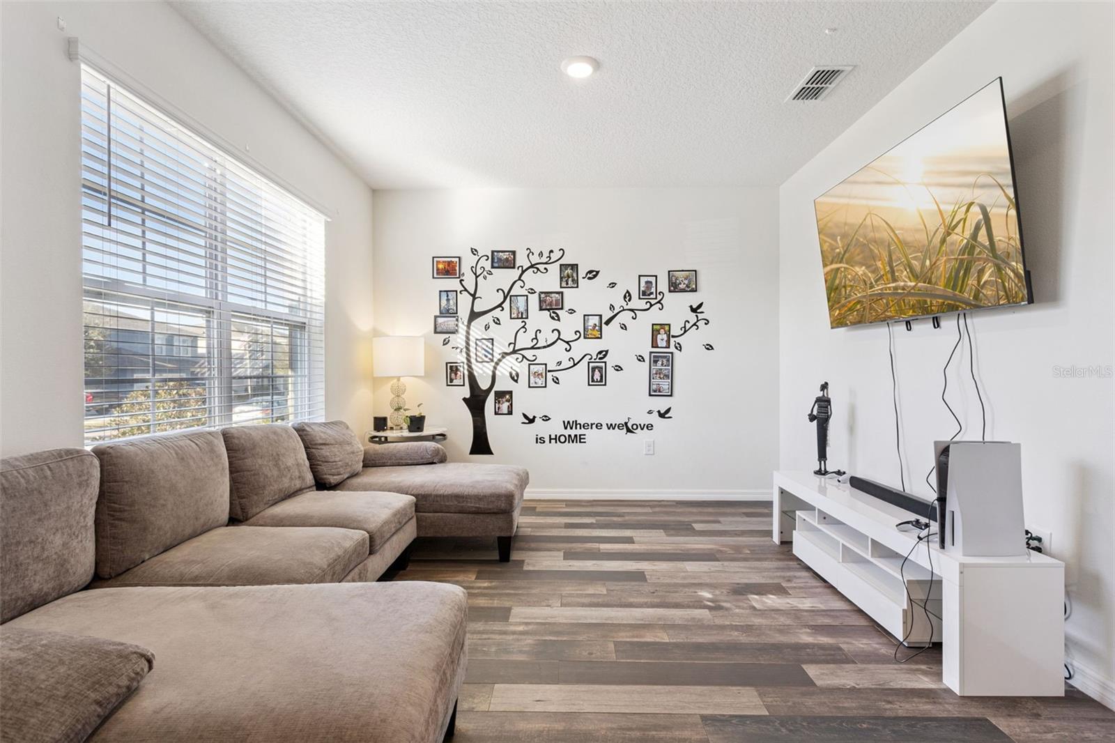 Image 6 of 51 For 5974 Churchill Square Way