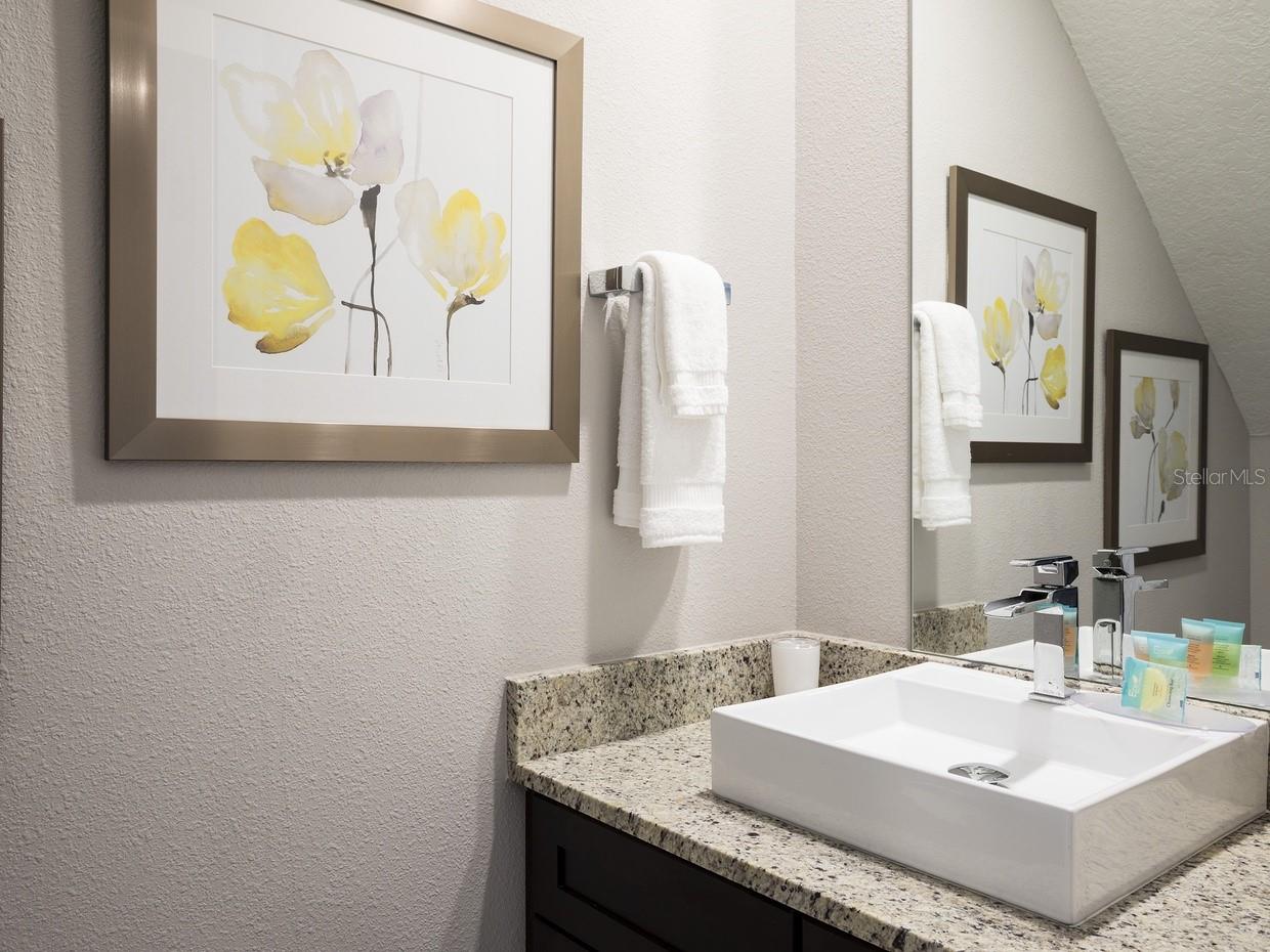 Listing photo id 15 for 7538 Sunville Avenue