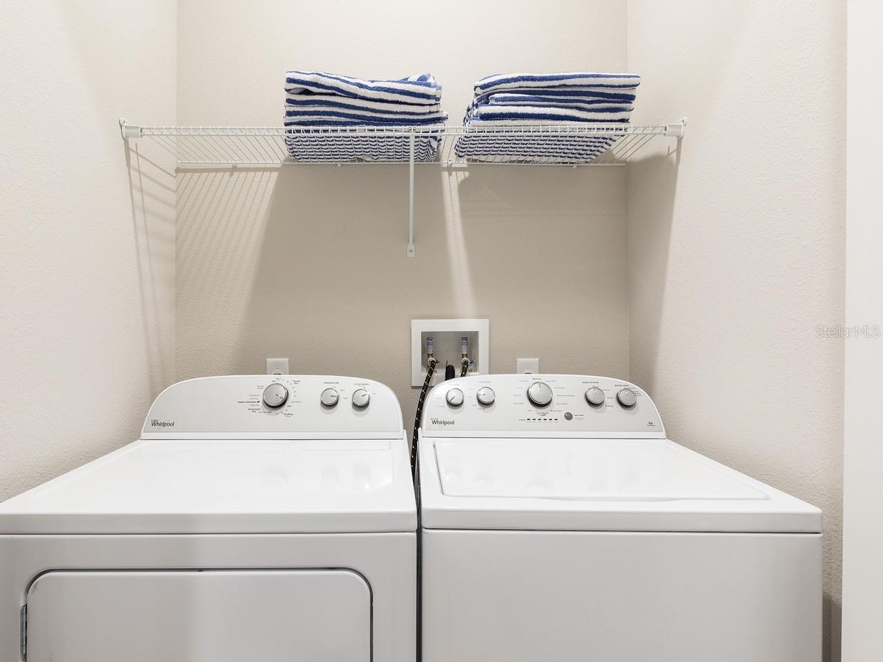 Listing photo id 16 for 7538 Sunville Avenue