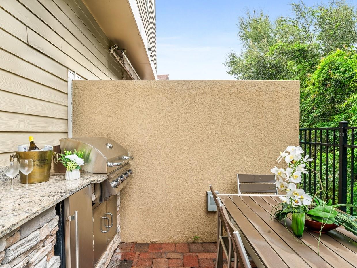 Listing photo id 19 for 7538 Sunville Avenue