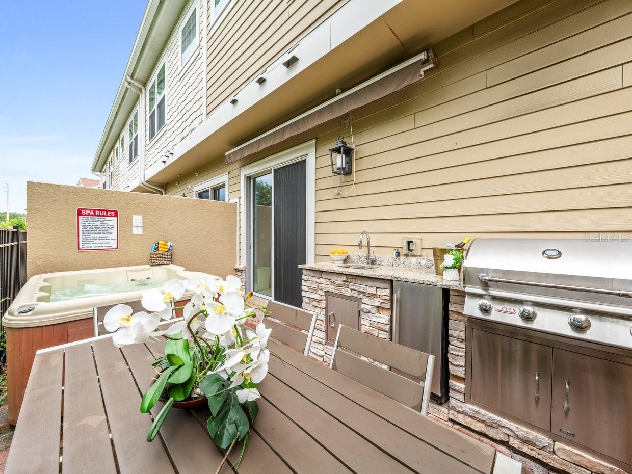 Listing photo id 21 for 7538 Sunville Avenue