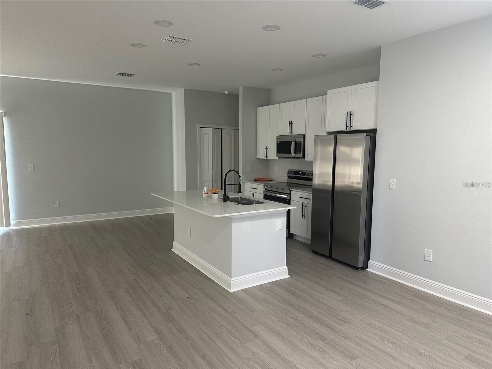 Image 9 of 25 For 14896 33rd Lane