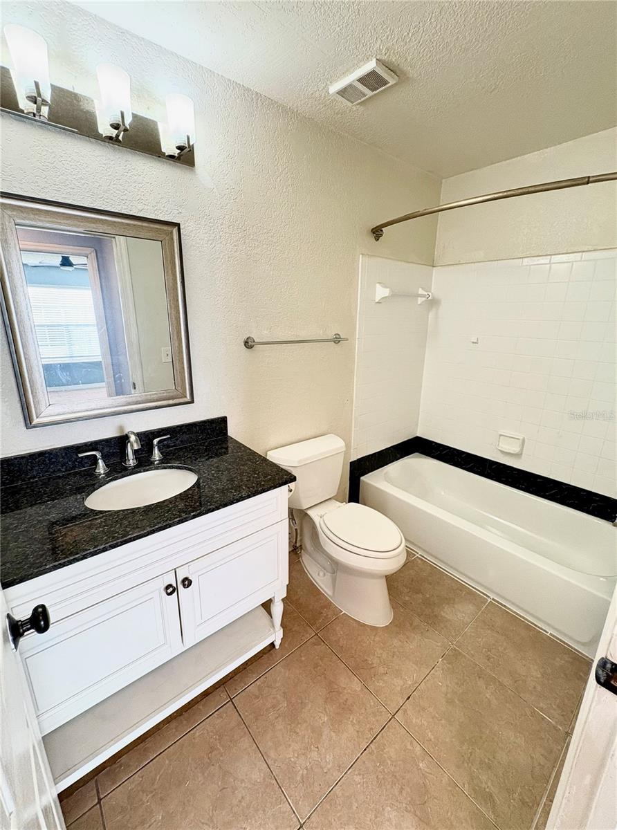 Image 11 of 17 For 2550 Alafaya Trail 6207